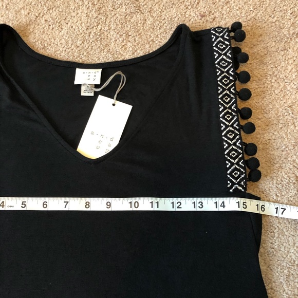 A NEW DAY * Top - Picture 6 of 8